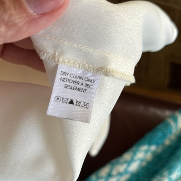 NWT- Laundry by Shelli Segal- White dress with gold sequins. Make me a offer. - Picture 9 of 10